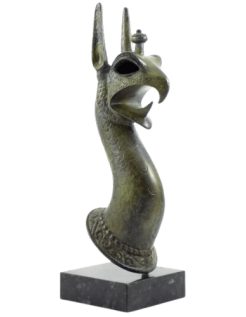 Cabeza de bronce de grifo, Museo Arqueológico de Olimpia