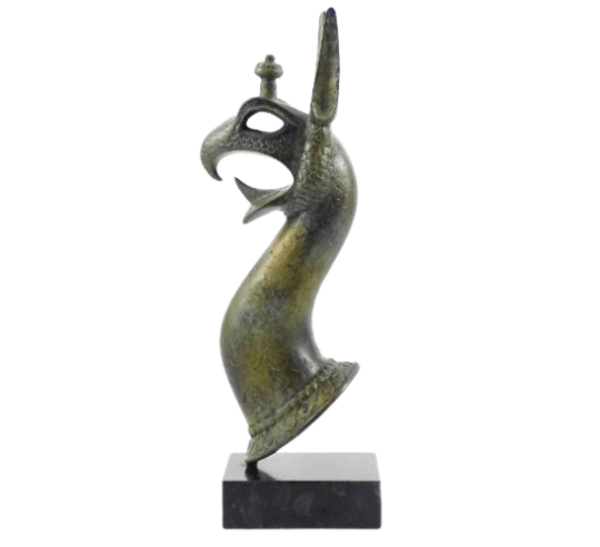 Cabeza de bronce de grifo, Museo Arqueológico...