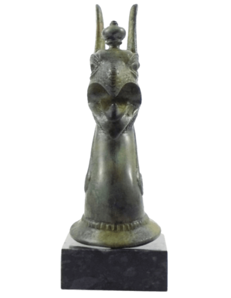 Cabeza de grifo en bronce, Museo Arqueológico de Olimpia