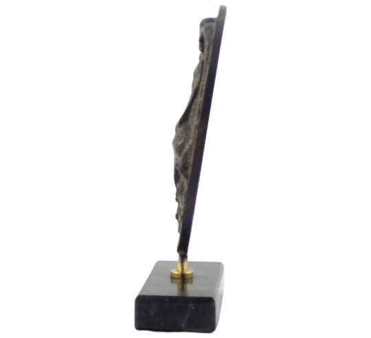 Espejo de bronce, Eros montando un delfín,...