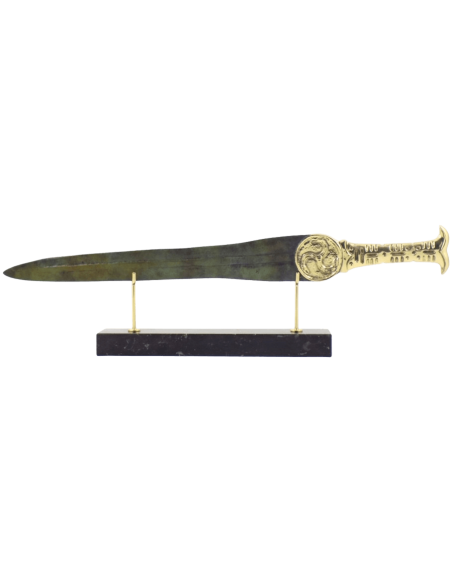 Espada corta de bronce o Xifos de Persé, hijo de Zeus y Danae. Vencedor de la Gorgona Medusa y Rey de Micenas
