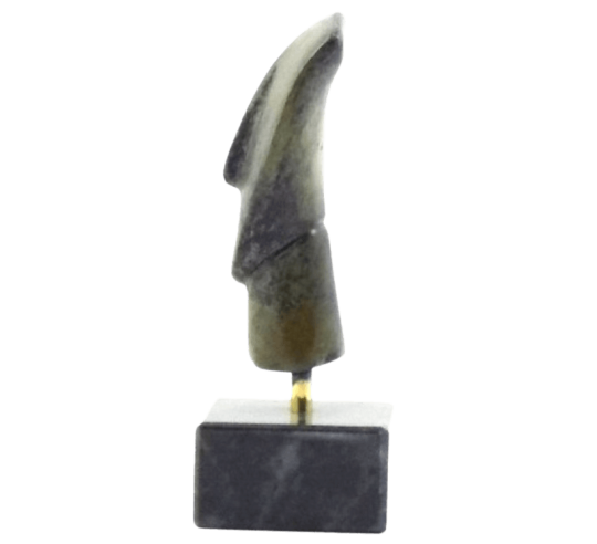 Tête d'idole féminine en bronze type de Spédos,...