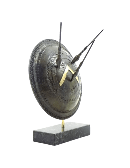 Bouclier en Bronze de Léonidas roi de Sparte, criblé des flèches des armées de Xerxès roi de Perse, bataille des Thermopyles
