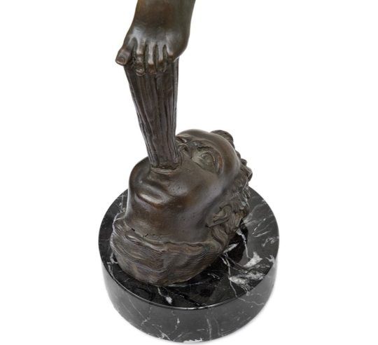 Statue en Bronze patiné : Reproduction de...
