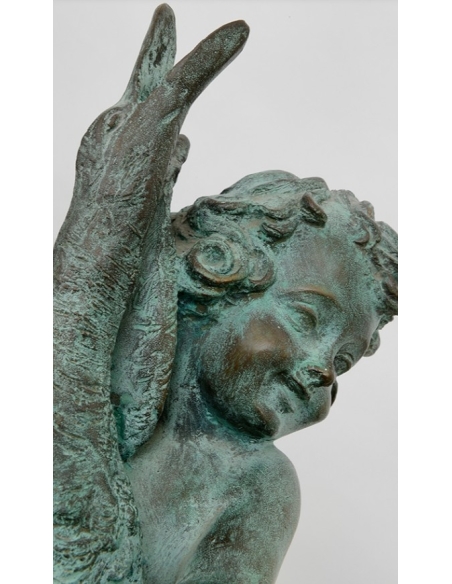 Statue en Bronze Patiné: Putto Jouant avec un Canard