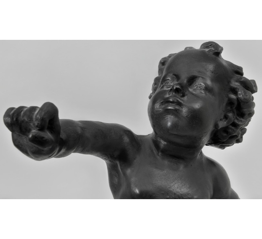 Estatua en Bronce: Putto Listo para Despegar