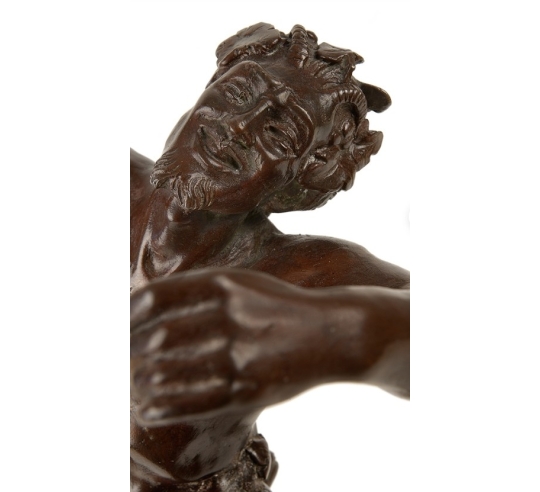 Estatua de bronce patinado: Reproducción del...