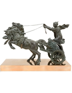 Sculpture en Bronze Patiné d'un Char Romain à Deux Chevaux