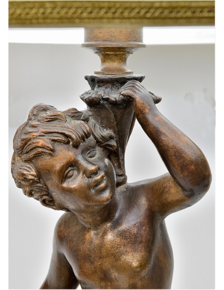 Lampe de Table en Bronze Patiné - Sculpture de Putto Élégant