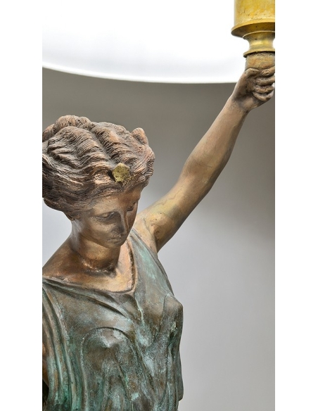 Lámpara de Mesa de Bronce Patinado - Escultura de Columbia, la Dama de la Antorcha, Diosa de la Libertad y la Luz