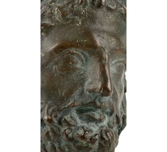 Cabeza de Augusto en bronce patinado sobre base...