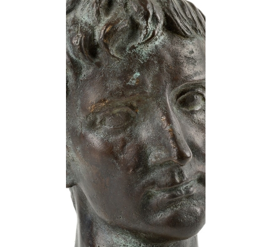 Cabeza de Julio César en bronce patinado sobre...