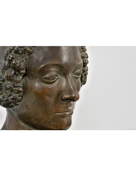 Statue en Bronze Patiné : Dame avec Bouquet de Fleurs d'après Verrocchio