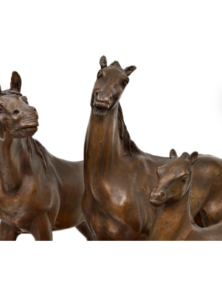 Sculpture en Bronze Patiné : Famille de Chevaux - Étalon, Jument et Poulain