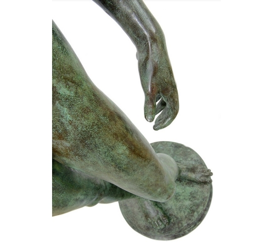 Patinated Bronze Statue: reproduction of the...