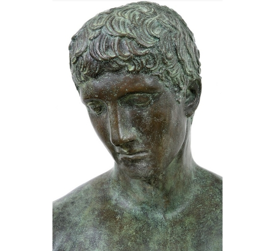 Patinated Bronze Statue: reproduction of the...