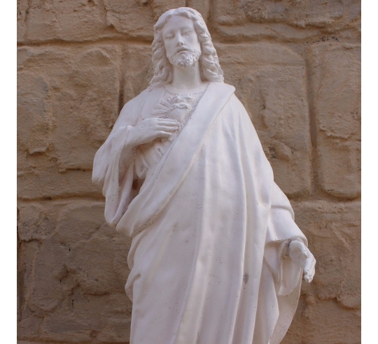 Statue of the Crowned Heart of Jesus