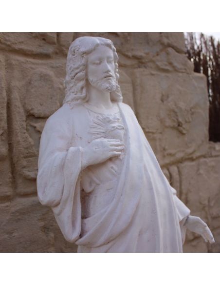 Statue of the Crowned Heart of Jesus