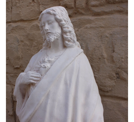 Statue of the Crowned Heart of Jesus