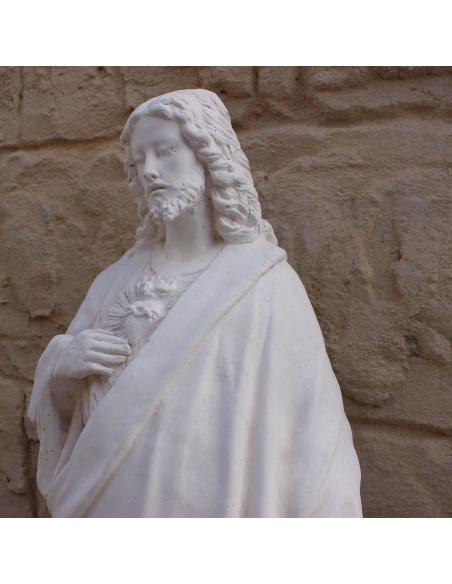 Statue of the Crowned Heart of Jesus