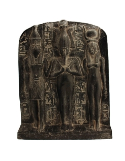 Fragment de la stèle de Dédia: Osiris, Horus et Isis