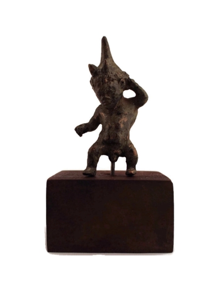 Estatuilla griega de un enano bailarín o pigmeo Estatuilla griega de un enano bailarín o pigmeo