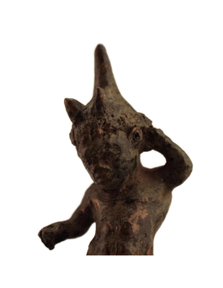 Estatuilla griega de un enano bailarín o pigmeo Estatuilla griega de un enano bailarín o pigmeo