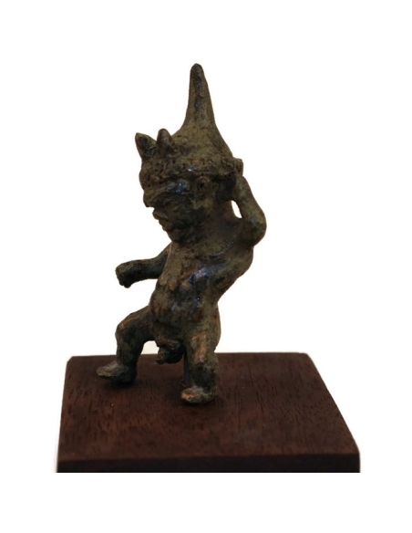 Estatuilla griega de un enano bailarín o pigmeo Estatuilla griega de un enano bailarín o pigmeo