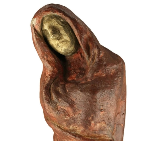 Mujer saliendo de su crisálida