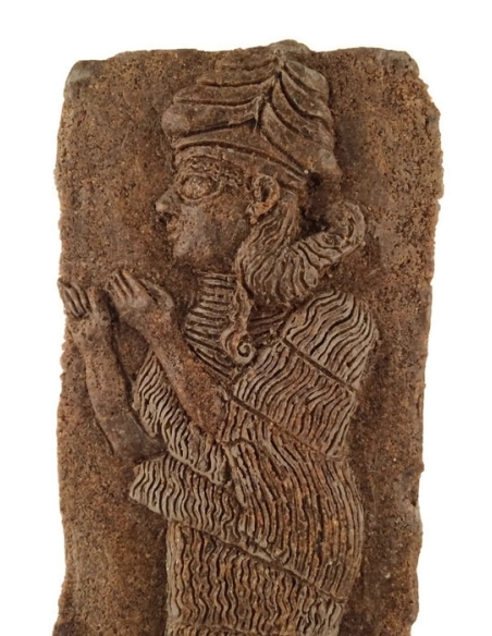 Statuette divinité assyrienne Statuette divinité assyrienne