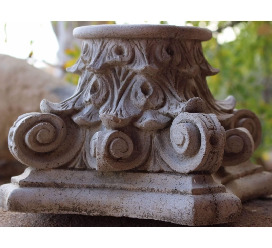Pied de colonne style corinthien