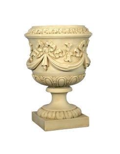 Grand vase décoré de guirlandes