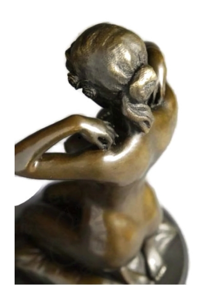 Woman kneeling on a cushion and adjusting her necklace - Paul Ponsard