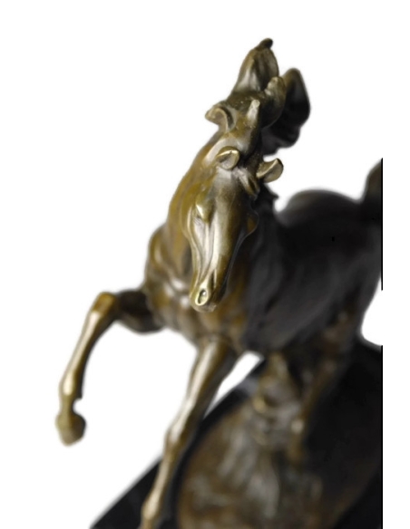 Caballo pataleando en el aire por Miguel Fernando López (Milo)