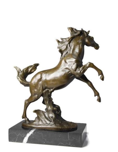 Caballo pataleando en el aire por Miguel Fernando López (Milo) Caballo pataleando en el aire por Miguel Fernando López (Milo)