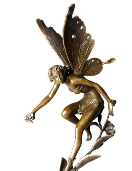 Hada sobre una flor de Miguel Fernando López (Milo)