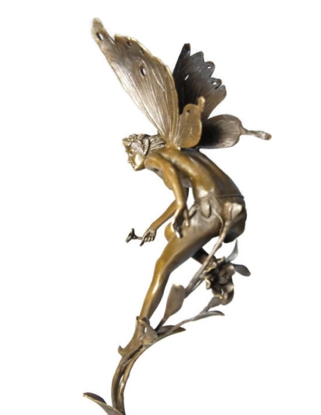 Hada sobre una flor de Miguel Fernando López (Milo)