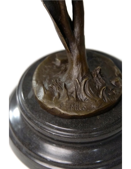 Hada sobre una flor de Miguel Fernando López (Milo)