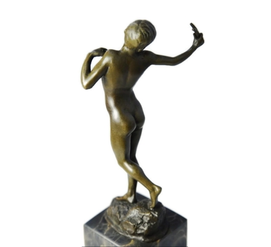 Jeune narcisse nu par Miguel Fernando López (Milo)