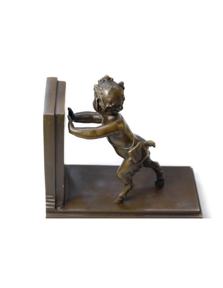 Fauna bookends by Miguel Fernando López (Milo)