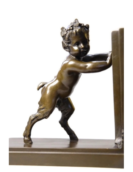 Fauna bookends by Miguel Fernando López (Milo)