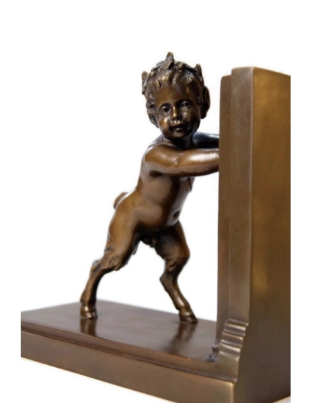 Fauna bookends by Miguel Fernando López (Milo)