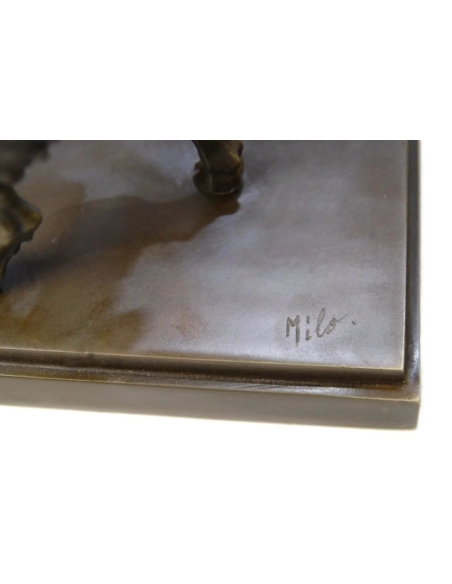 Fauna bookends by Miguel Fernando López (Milo)