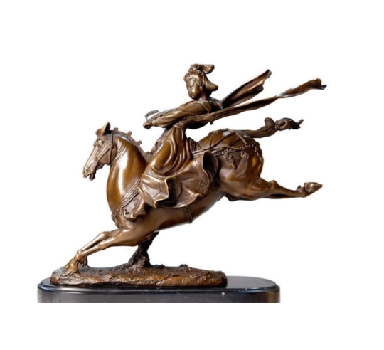 Princesa china jugando al polo y saltando a caballo por Miguel Fernando López (Milo)