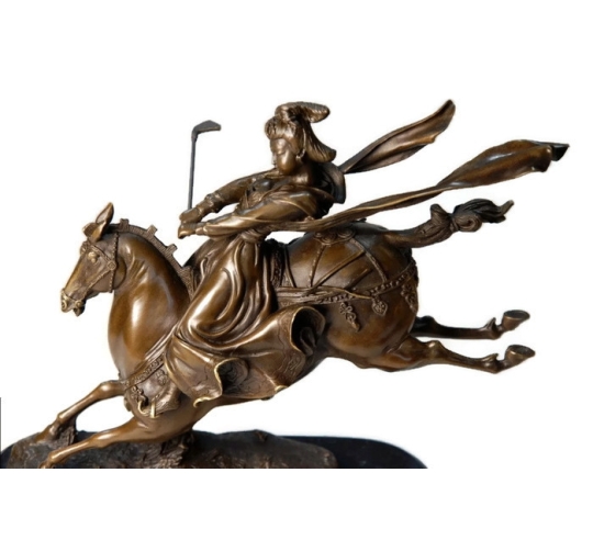 Princesa china jugando al polo y saltando a caballo por Miguel Fernando López (Milo)