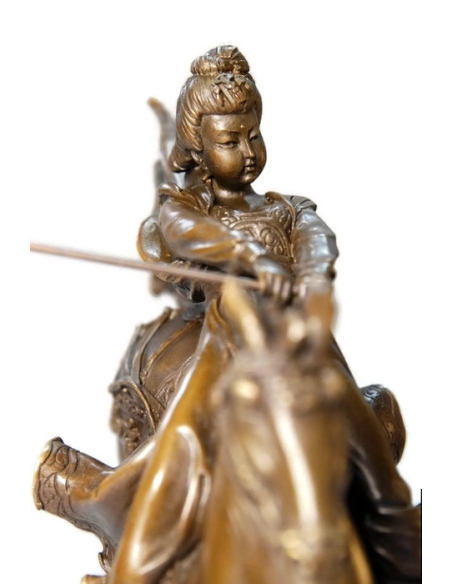 Princesse chinoise jouant au polo et sautant à cheval par Miguel Fernando López (Milo) Princesse chinoise jouant au polo et sautant à cheval par Miguel Fernando López (Milo)