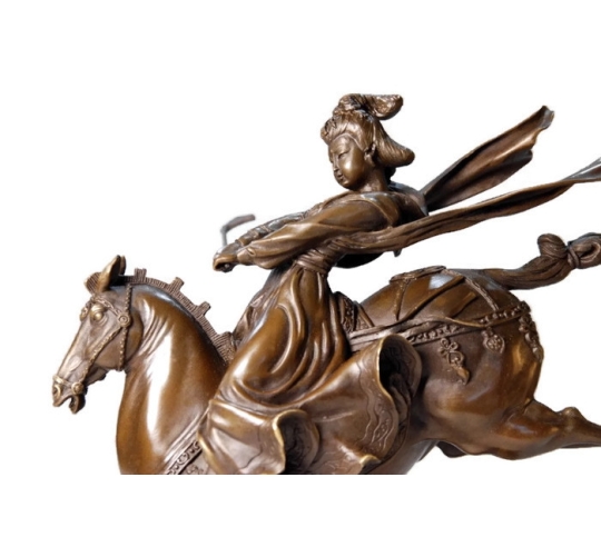 Princesa china jugando al polo y saltando a caballo por Miguel Fernando López (Milo)