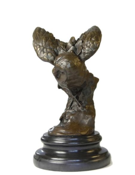 Owl watching its prey by Miguel Fernando López (Milo)