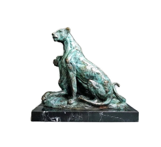 Dos leonas, dos hermanas por Miguel Fernando López (Milo)