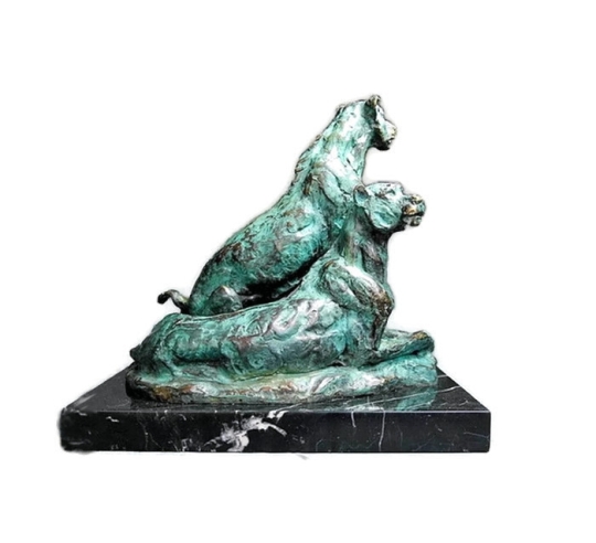 Dos leonas, dos hermanas por Miguel Fernando López (Milo)